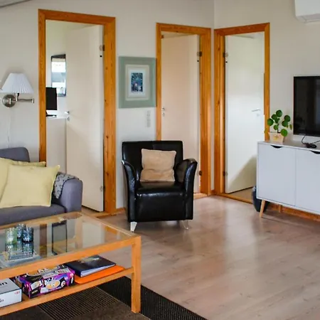 Nice In W/ 3 Bedrooms Feriehus