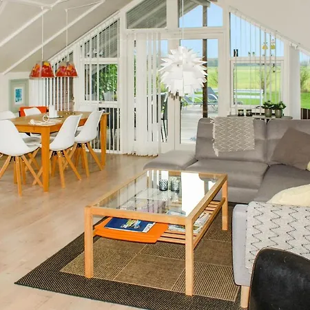 Feriehus Nice In W/ 3 Bedrooms *